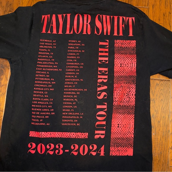 Taylor Swift Eras Tour Reputation t-shirt - Picture 2 of 6